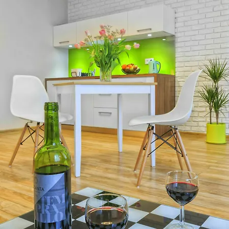 Aurora Aparthotel 3*