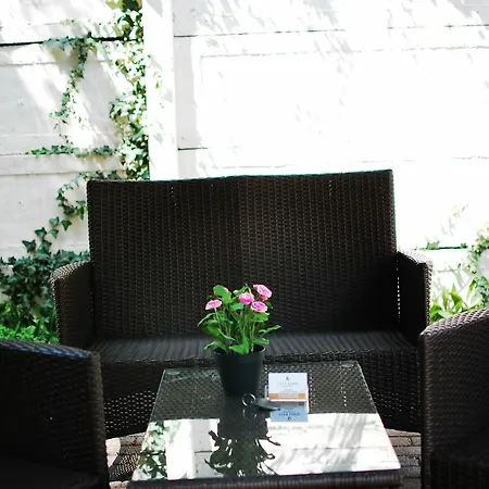 Aurora Apartahotel